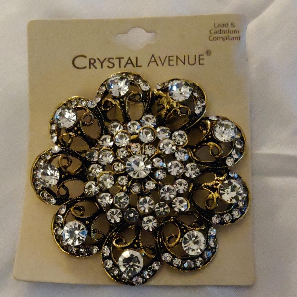Brooches - Picture 2 of 3